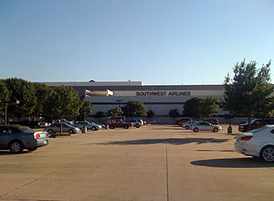 Headquarters building of Southwest Airlines, l...