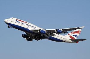 Boeing 747-400 takes off from London Heathrow ...